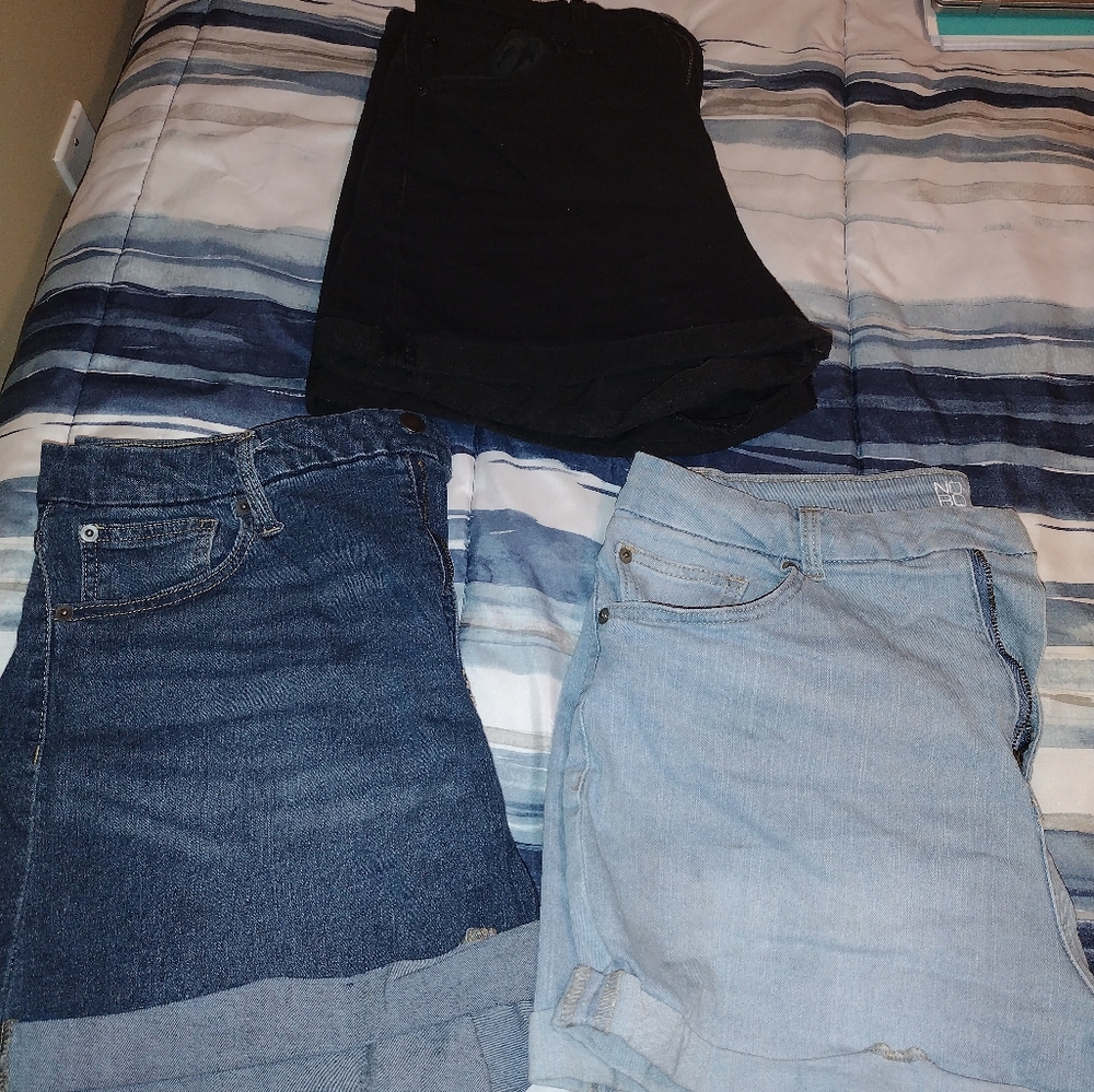 3 pairs women shorts